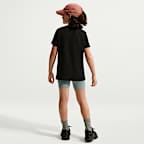 Playera para niños talla grande Nike Sportswear