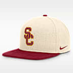 Gorra universitaria Nike Dri-FIT ajustable para hombre USC Campus Prep
