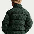 Chamarra acolchada Therma-FIT holgada para niños talla grande Nike Sportswear
