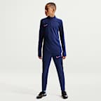 Maglia da calcio per allenamento Dri-FIT a manica lunga con zip a 1/4 Nike Academy – Ragazzo/a