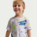 나이키 스포츠웨어 베이비(12~24개월) 프린트 티셔츠 및 경량 프렌치 테리 쇼츠 세트