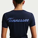 Playera Nike Dri-FIT de la NFL para mujer Tennessee Titans Rivalries Collection One Classic Twist