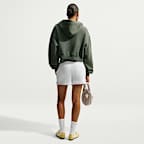 Nike Studio Fleece Mid-Rise-Shorts aus mittelschwerem Material (Damen)