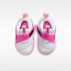 Tenis para bebé e infantil Nike Team Hustle D 12