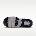 รองเท้าผู้ชาย Nike Air Max Moto 2K