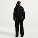 Damska luźna kurtka z tkaniny z zamkiem na całej długości i ochroną przed promieniowaniem UV Nike Windrunner