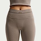 NikeSKIMS Shorts aus nahtlosem Rippmaterial (Damen, ca. 13 cm)