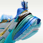 Tenis para mujer V2K Run x Doernbecher Freestyle "Khovny"