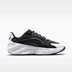 Nike Aura Edge Women's Shoes