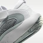 Nike IsoFly 小童鞋款