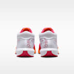 Calzado de básquetbol LeBron Witness 8