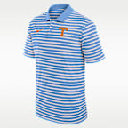 Polo universitario Nike Dri-FIT para hombre Tennessee Striped Primary Logo
