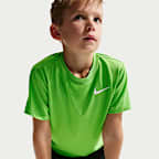 Playera Legend para niños talla pequeña Nike Dri-FIT