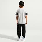 Playera Halftime para niños talla pequeña Nike