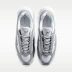 Tenis Nike Air Max Muse para mujer con detalles reflejantes