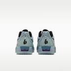 LeBron Witness X PER Basketball Shoes