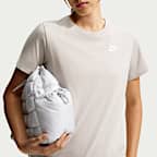 Nike Sportswear Club Essentials Camiseta - Mujer