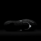 รองเท้าผู้หญิง Nike V2K Run พร้อมส่วนเน้นสะท้อนแสง