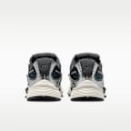 ナイキ V5 RNR ウィメンズシューズ リフレクティブ (再帰反射) アクセント付き