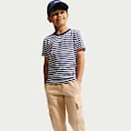 Pants cargo para niños talla grande Nike Sportswear Club Fleece