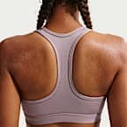 Brassière de sport rembourrée à maintien normal Nike Swoosh pour Femme