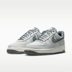 Tenis para hombre Nike Air Force 1 ’07 LX Vibram
