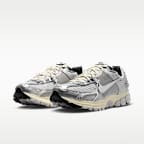 Nike Zoom Vomero 5 Men's Shoes