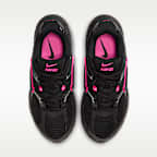 Γυναικεία παπούτσια Nike V5 RNR με ανακλαστικές λεπτομέρειες