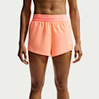Nike Swift Breathe Dri-Fit Laufshorts mit integriertem Slip und mittelhohem Bund (Damen, ca. 6,5 cm)