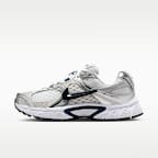 Nike V5 RNR Women's Shoes with Reflective Accents