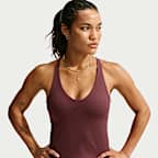 Débardeur de sport avec brassière intégrée rembourrée à maintien normal Nike Universa pour femme
