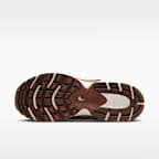 Nike V5 RNR Women's Shoes with Reflective Design Accents