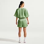 เสื้อผ้าซาตินขนาดโอเวอร์ไซส์ผู้หญิง Nike Sportswear