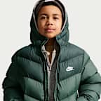 Chamarra acolchada Therma-FIT holgada para niños talla grande Nike Sportswear All Day Play