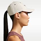 나이키 스포츠웨어 언스트럭처드 캡