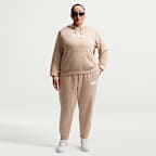 Pants de tiro medio Nike Sportswear con gráfico para mujer Club Fleece (talla grande)