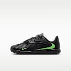 Tacos de fútbol para pasto sintético (turf) para niños grandes Nike Jr. Phantom 6 Low Club