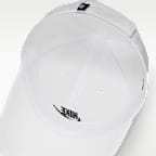 Gorra Futura con visera curva para niños talla pequeña Nike