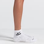 Calcetines cortos NikeSKIMS Dri-FIT para mujer (3 pares)