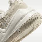 ナイキ テック ヘラ ウィメンズシューズ