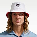 Gorro tipo pescador cuadrado de futbol Nike England Apex