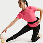 Playera de correr de manga corta Dri-FIT para mujer Nike Swift