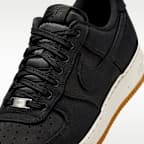 エア フォース 1 '07 LV8 メンズシューズ