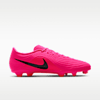 Tacos de futbol de corte low para terrenos múltiples Nike Tiempo Maestro Club
