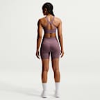 Bra deportivo de media sujeción con almohadillas para mujer Nike Universa