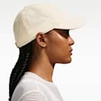Casquette sans structure avec Swoosh métallique Nike Dri-FIT Club