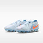 Tacos de futbol para pasto artificial de corte low Nike United Tiempo Maestro Elite