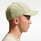 Nike Dri-FIT Club Unstructured Metal Swoosh Cap