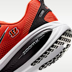 Nike Vomero 18 (Cincinnati Bengals) Men's NFL Road Running Shoes
