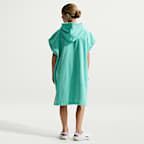 Nike Swim Changing Towel Big Kids' (Unisex) Cover Up Top